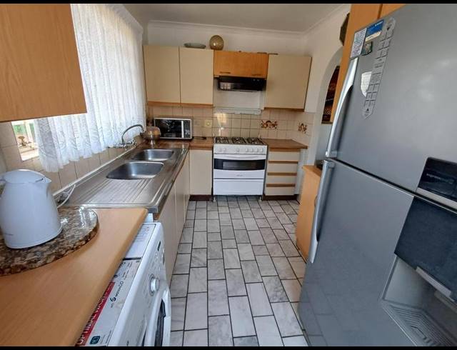 6 BEDROOM HOUSE FOR SALE IN LAUDIUM